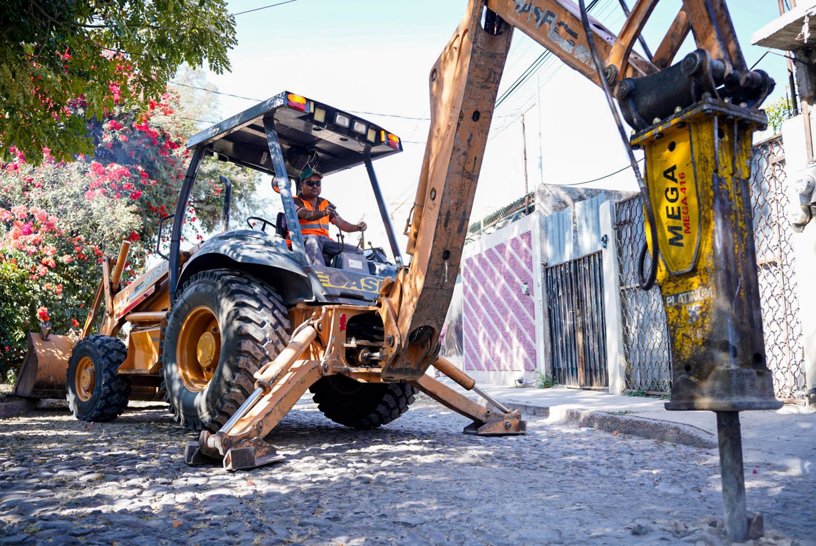 ARRANCAN OBRAS DE PAVIMENTACIÓN DE CALLES POR MÁS DE 21 MILLONES DE PESOS, EN TRES COLONIAS